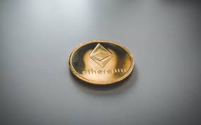 최근 eos 개발팀을 이끌고 있는 댄 라리머(dan larimer), 그리고 이더리움(ethereum)의 창시자 비탈릭 부테린(vitalik buterin). Zlqdlrf53wii5m