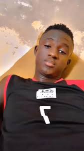 J’ai l’immense tristesse et la profonde douleur de vous faire part du décès  d’un de mes joueurs de Laura FC .Ce qui est survenu aujourd’hui lors de  notre séance d’entraînement