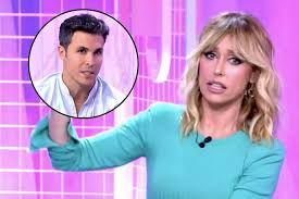 Silencio absoluto en 'Fiesta' tras lo ocurrido entre Emma García y Kiko Jiménez