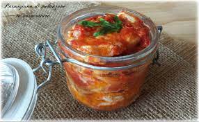 Scopri come è facile realizzare questa ricetta con il tuo bimby® e guarda le altre proposte nella sezione salse, sughi, condimenti. Parmigiana Di Melanzane In Vasetto