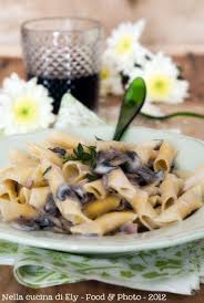Garganelli Con Champignon E Salsa Al Gorgonzola Food And Drink Recipes