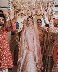 Trending Phoolon Ki Chadar Styles For 2019 Wedding Trends Witty Vows In 2020 Indian Bridal Fashion Indian Bridal Dress Pakistani Wedding Outfits