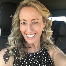 Elizabeth Yeatman's Instagram, Twitter & Facebook