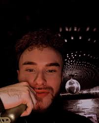 Raise a glass for the good times, going out with a bang!🥂