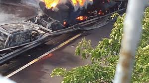 Menurut juru bicara ford mark schirmer yang dilansir gridoto.com dari allstate.com mengatakan di amerika serikat tidak ada peraturan yang menentukan dimana tutup tangki harus ditempatkan. Tiga Meninggal Dalam Terbakarnya Truk Tangki Pertamina Di Tol Dalam Kota News Liputan6 Com