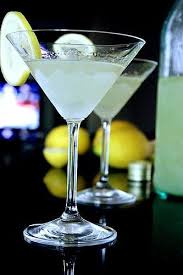 Nisam Bas Neki Ispijac Alkohola Osim Ako Je Vino U Pitanju Casa Dobrog Crnog Vina Mi Je Najdraza Popiti Iza In 2020 Limoncello Drinks Alcohol Recipes Alcoholic Drinks