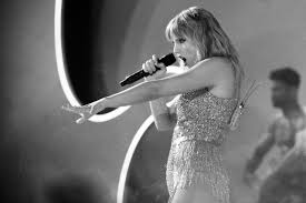 Früher war die halle die heimstätte der los angeles lakers und der los angeles kings. Taylor Swift Raumt Bei Den American Music Awards 2020 Ab Musikexpress
