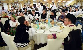 Cazare cu demipensiune transport autocar din ploiesti/campina Joc In Latureni Un Eveniment De Exceptie Organizat La Oncesti Foto Ziarmm