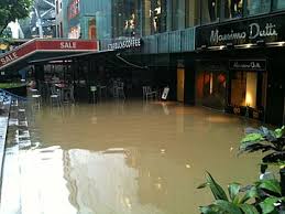 Heavy rains caused flooding in singapore's central shopping district and snarled traffic throughout the island. Liat Towers Wikipedia
