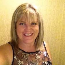 Lesley Pugh's Instagram, Twitter & Facebook