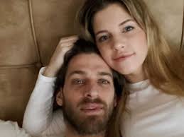 Bekijk meer ideeën over oosters decor, babe, wimpers krullen. Bab Buelens Is Iets Opgevallen Bij Haar Lief Vincent Banic Veranderde Na Onze Eerste Ontmoeting Showbizz 24