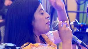 SOLISTA: GLADYS ESTELA INTIMIDAD CON EL PADRE