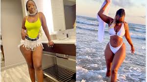 Lydia Jazmine lets it all out on US tour as she parades pair of boobs