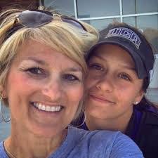 Amy Gunnells's Instagram, Twitter & Facebook