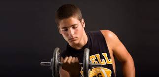 Exercice de musculation de base pour les biceps. Exercices Biceps Curl Concentration