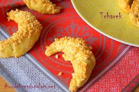 Tcharek El Ariane Corne De Gazelle Recette Algerienne Aux Delices Du Palais Corne De Gazelle Recette Algerienne Nourriture Drole