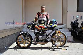 Foto modifikasi motor rx king road race. Rx King Terkencang Di Road Race Cilacap 6 Okt Apa Rahasia Mesinnya