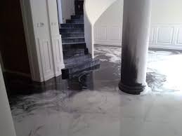 Bei letzteren sind zwar die materialkosten höher, wie linke erläutert, allerdings sind beim einbau lediglich zwei. Marmorboden Aus Epoxidharz Kreative Losung Fur Ihren Boden