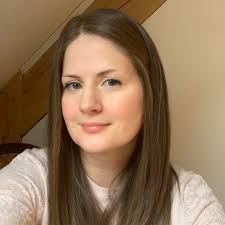 Holly Cameron (@_hollycameron)