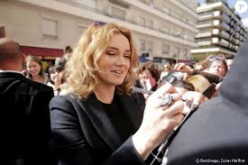 • il y a 11 mois. Marine Delterme Alice Nevers Masterclass Des Acteurs Des Serie Plus Belle La Vie Les Mysteres De L Amour Et Alice Nevers A L Espace Miramar Lors Du Festiva Purepeople