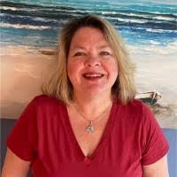 Laurie Mullins's Instagram, Twitter & Facebook