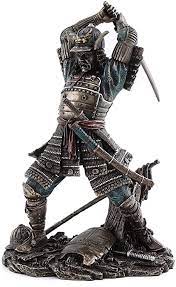 Samorai synonyms, samorai pronunciation, samorai translation, english dictionary definition of samorai. Veronese Japanische Statue Samuraikrieger Im Kampf Amazon De Spielzeug