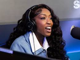 Flau'jae Johnson clears up what everyone thinks LSU star is lying about