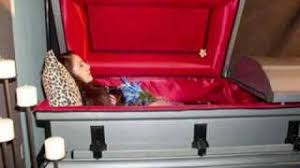 How french 'casket girls' were forced into the new world to 'tame' the male settlers by andrew milne published january 14, 2020 updated april 26, 2020 in the 1700s, there were too many men and not enough women in france's louisiana territory. Beautiful Women In Their Caskets Dokterandalan