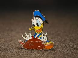 It's a little disturbing when the duck family comes together for a christmas turkey. N12 Disney Trading Pin Donald Duck Ready To Eat Thanksgiving Dinner Usa Antique Price Guide Details Page