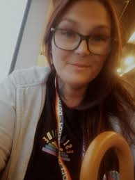 Imorgon missar jag pridetåget tyvärr men håller fanan högt i norra Italien.  I Padova försöker man hålla högerextermismen borta och målar prideflaggan  över cykelbanorna. Love is love alltid, överallt och inkluderar alla