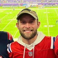 Kelsey Cass's Instagram, Twitter & Facebook