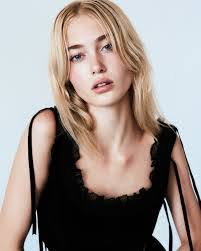 Faye Henderson's Instagram, Twitter & Facebook