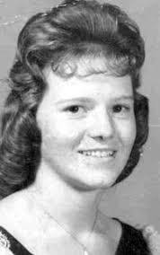 Karla Dean's Instagram, Twitter & Facebook