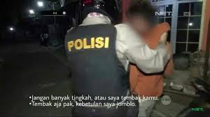 Cukup gunakan pembuat karikatur yang mengagumkan seperti ini untuk mendistorsi wajah anda untuk efek kartun yang lucu. Tembak Matii Bloon Lucu Meme Meme Lucu
