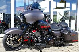 The street glide has made the cut for harley's heralded cvo line since 2015 for good reason. Harley Davidson Cvo Street Glide Modelljahr 2020 Bike Bildergalerie