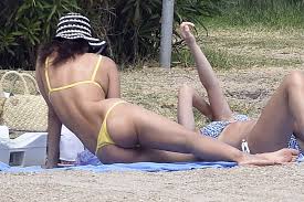 Scroll through Irina's nude booty photos from Nudbay