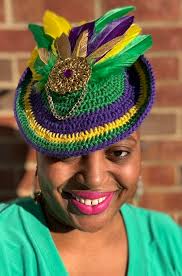 Here's another progress of my floral table runner, bit busy so I didn't  finish it and I decided to make it shorter and planning to add some leaves  to it, hopefully I