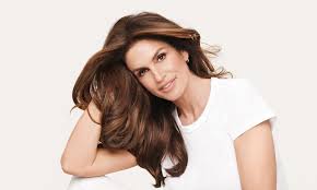 The gorgeous cindy crawford is this episode's beauty beacons! Cindy Crawford On Meaningful Beauty S New Age Proof Hair Care And Her Favorite Model Memories Vanity Fair