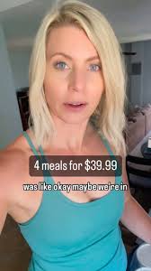 I ordered the family dinner from @texasroadhouse. It was $39.99 and you get  4 servings of chicken, 2 sides. I chose green beans and mashed potatoes.  Then you get to pick a house or Caesar salad.