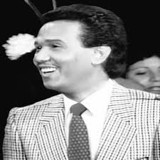 Jun 12, 2021 · احتفل الفنان المصري محمد فراج بزواجه من الفنانة بسنت شوقي، حيث عقد قرانه عليها بعد تأجيل الزفاف كثيراً.<br /><br />ونشر فراج، عبر حسابه في فيسبوك، فيديو وهو يصطحب زوجته على الدراجة على طريقة الفنان عبدالحليم حافظ وشادية. Ù… Ø¹Ù€ÙŠÙ† On Twitter Ù…Ø­Ù…Ø¯ Ø¹Ø¨Ø¯Ù‡ ÙƒØ£Ù† Ø§Ù„Ù„Ù‡ Ø®Ù„Ù‚Ù‡ ÙŠØºÙ†ÙŠ ÙˆÙŠØ¨ØªØ³Ù…
