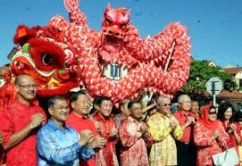 Inilah tarian yang wujud dan diamalkan dalam kalangan masyarakat cina di malaysia. Galeri Gambar Sambutan Tahun Baru Cina Semasa Mstar