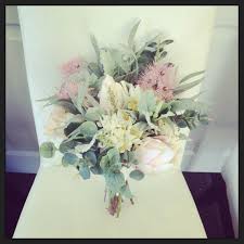 Maybe you would like to learn more about one of these? He Ik Heb Deze Geweldige Etsy Aanbieding Gevonden Op Www Etsy Com Eukalyptus Deko Bridal Bouquet Wedding Bouquets Ivory Bouquet Wedding