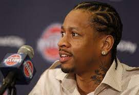 Allen Iverson Photos Photos Detroit Pistons Introduce Allen Iverson Iverson Braids Mens Braids Hairstyles Allen Iverson Braids