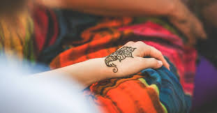 Fda has received reports of adverse reactions to some decal, henna, and black henna temporary tattoos. How To Remove Henna 12 Ways To Get Rid Of Henna From Your Skin