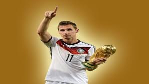 When klose was little, their family move to germany. Miroslav Klose Biography Age Height Family And Net Worth Cfwsports