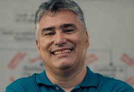 Professor de matemática do Rio de Janeiro é eleito o Educador do Ano