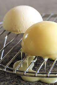 White Chocolate And Almond Meringue Domes Chocolate Dessert Delicious Dessert Cookbooks Entremet Recipe Food