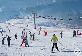 تم تنصيب الممثل فولوديمير زيلينسكي الإثنين رئيسا لأوكرانيا بعدما نجح بحملة انتخابية بسيطة منبثقة من الشعب، في استقطاب الأوكرانيين والاستفادة من إحباطهم. Ø£ÙˆÙƒØ±Ø§Ù†ÙŠØ§ ÙÙŠ Ø§Ù„Ø´ØªØ§Ø¡ Ø£Ø¬Ù…Ù„ Ø§Ù„ÙˆØ¬Ù‡Ø§Øª Ù„Ø¹Ø·Ù„Ø© Ù„Ø§ ØªÙ†Ø³Ù‰ Ø§Ø®Ø¨Ø§Ø± Ø§Ù„Ø§Ù…Ø§Ø±Ø§Øª Ø§Ù„Ø¹Ø§Ø¬Ù„Ø©