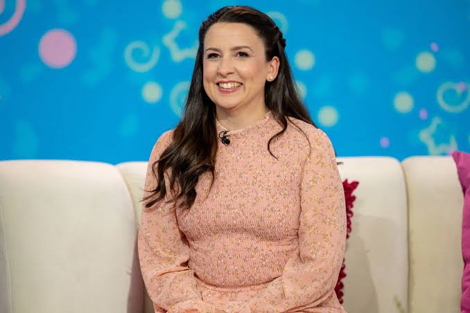 YouTube sensation Ms. Rachel welcomes daughter via surrogate | CNN
