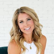 Kelsey Thornton's Instagram, Twitter & Facebook